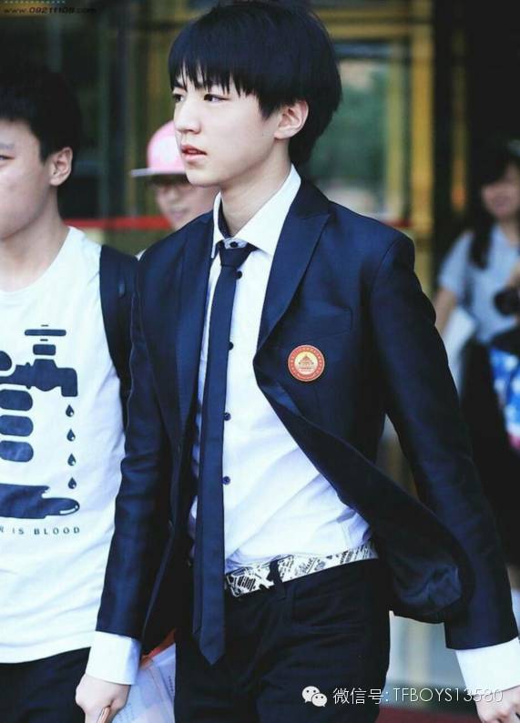 他只是TFBOYS一个姓王的少年
