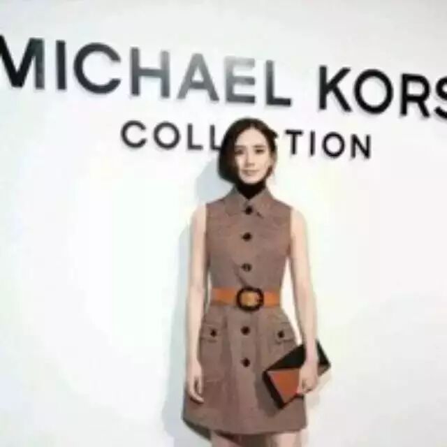 刘诗诗  请控制一下你的颜值,好吗?