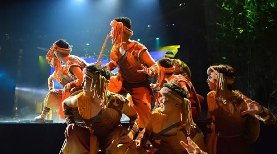 还原绝美人文风情画卷丨雅江光电助力大型舞台剧《浏水人家》