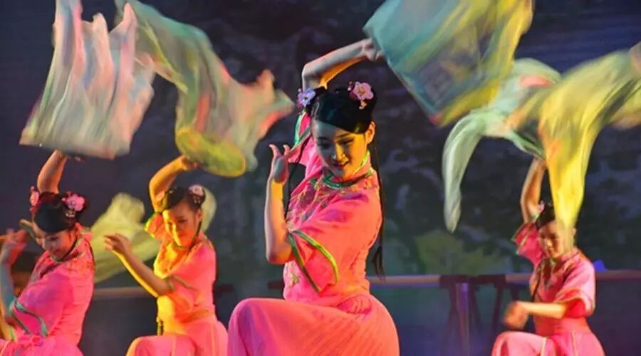 还原绝美人文风情画卷丨雅江光电助力大型舞台剧《浏水人家》