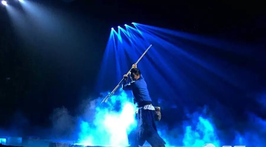 还原绝美人文风情画卷丨雅江光电助力大型舞台剧《浏水人家》