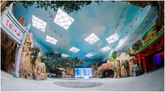 雅江光电强势出击丨旗下两大品牌点亮南昌万达