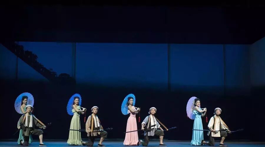 以光传情丨雅江助力大型现代川剧《白露为霜》