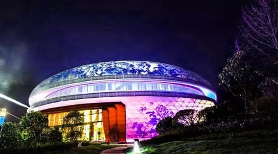 雅江光电强势出击丨旗下两大品牌点亮南昌万达