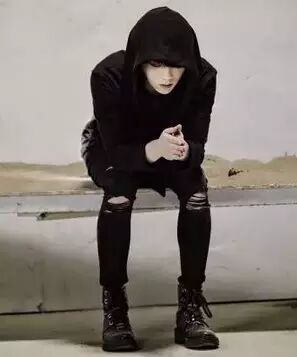 华晨宇《蜉蝣》MV,你看懂了吗?