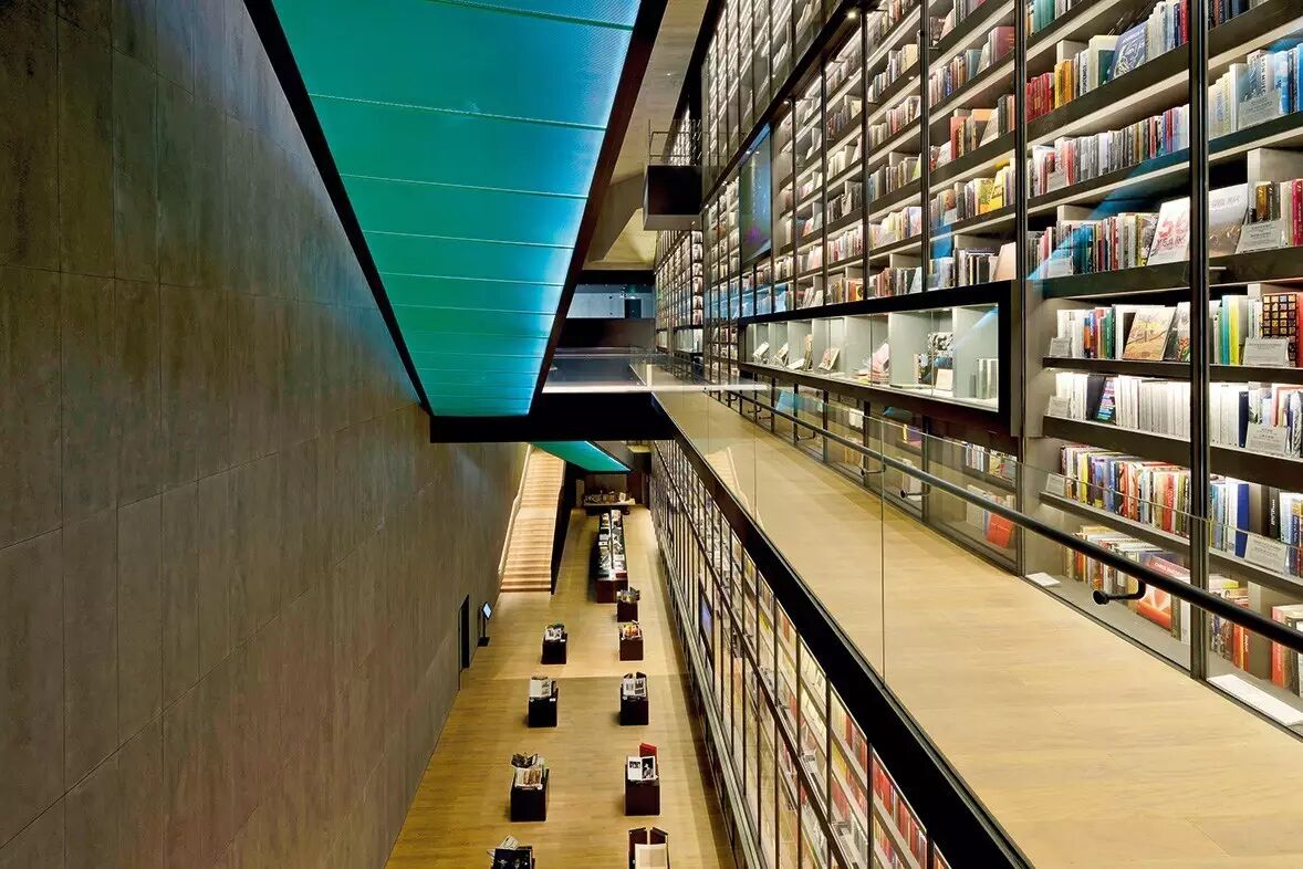 强化浩瀚的力量丨雅昌书墙照明设计