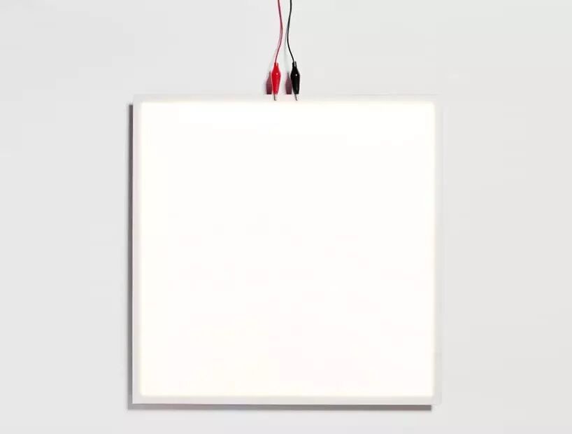 塑料OLED照明板，更加柔韧的OLED照明板