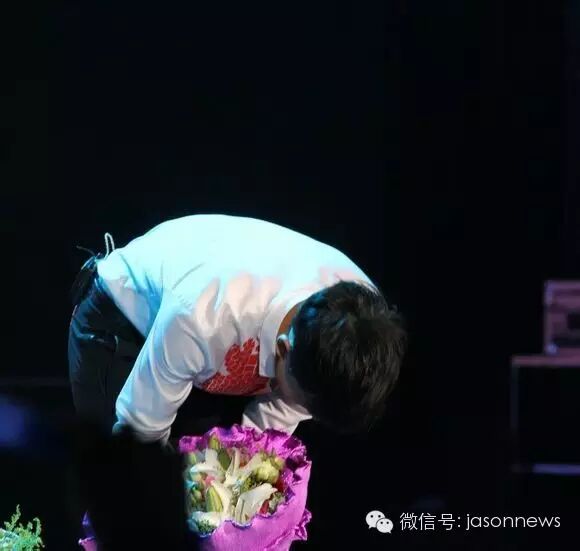 【张杰 图片】出道十年,一直如初的杰式鞠躬