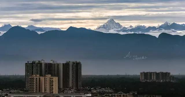 成都惊现千年前美景:"窗含西岭千秋雪"杜甫并没有骗我们!