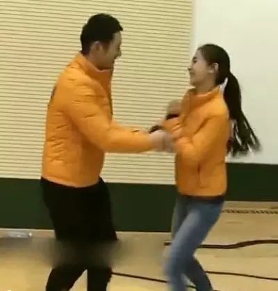 黄晓明杜淳现身跑男录制 探班娇妻or嘉宾?