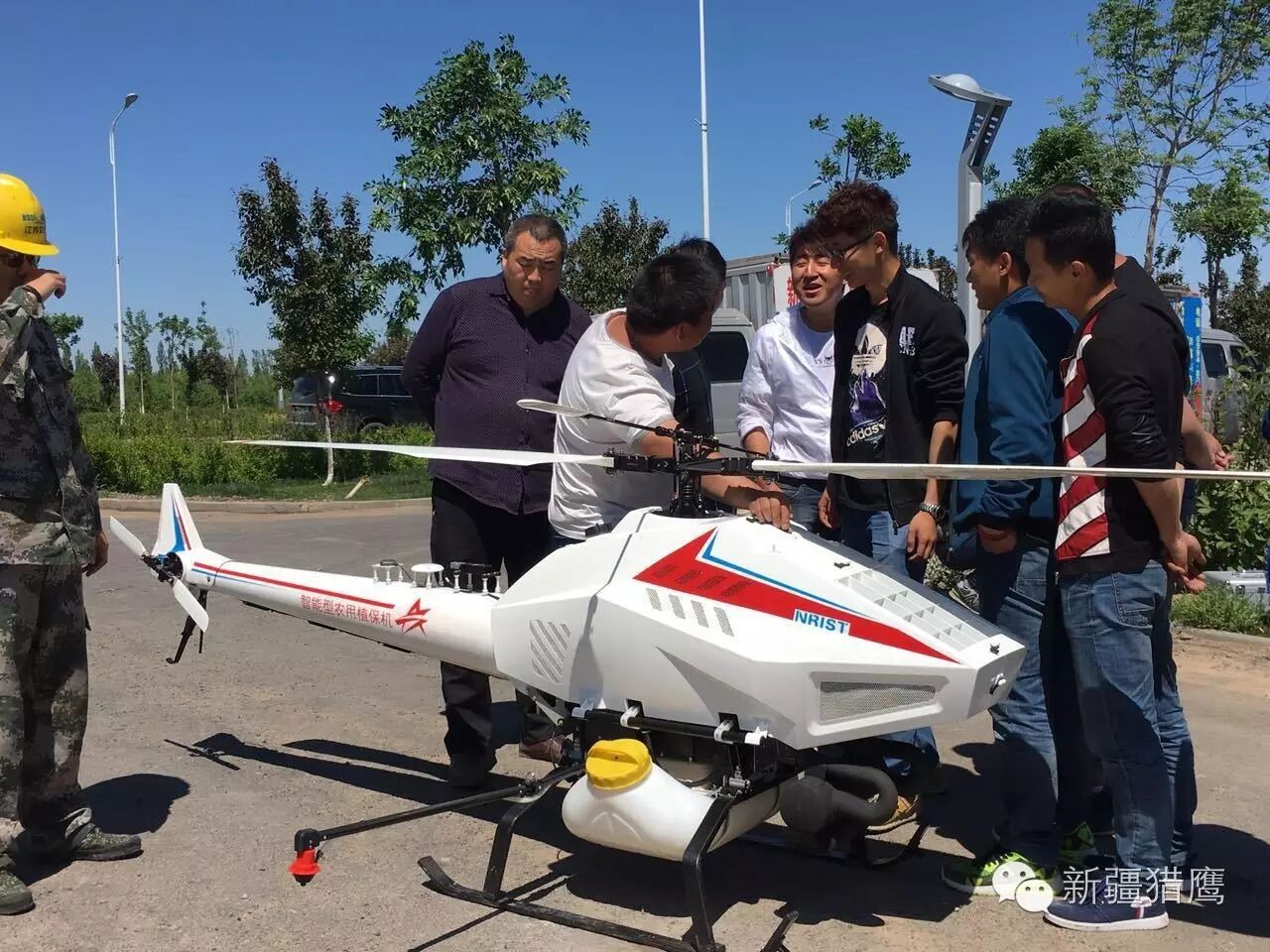 哇哦，這個飛機看著好厲害 