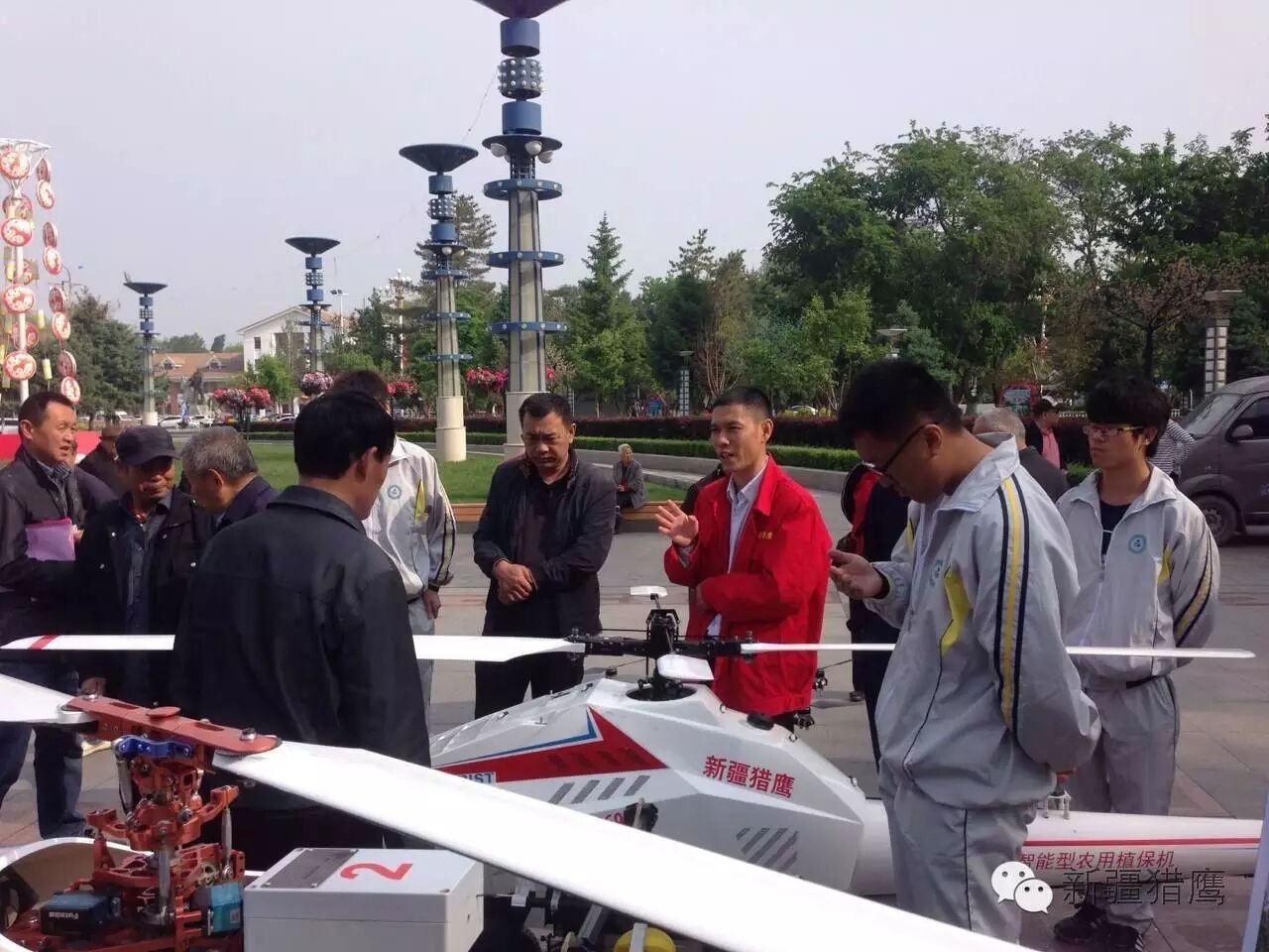 新疆獵鷹無人機走入校園啦