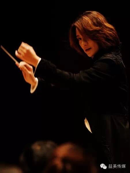 ✪ <wbr>日本著名女指挥家西本智实，帅到被掰弯！