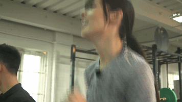 最震惊的就是这个了…… 二十几只狗,九只猫,十几只鸟,鸭子,兔子,飞鼠