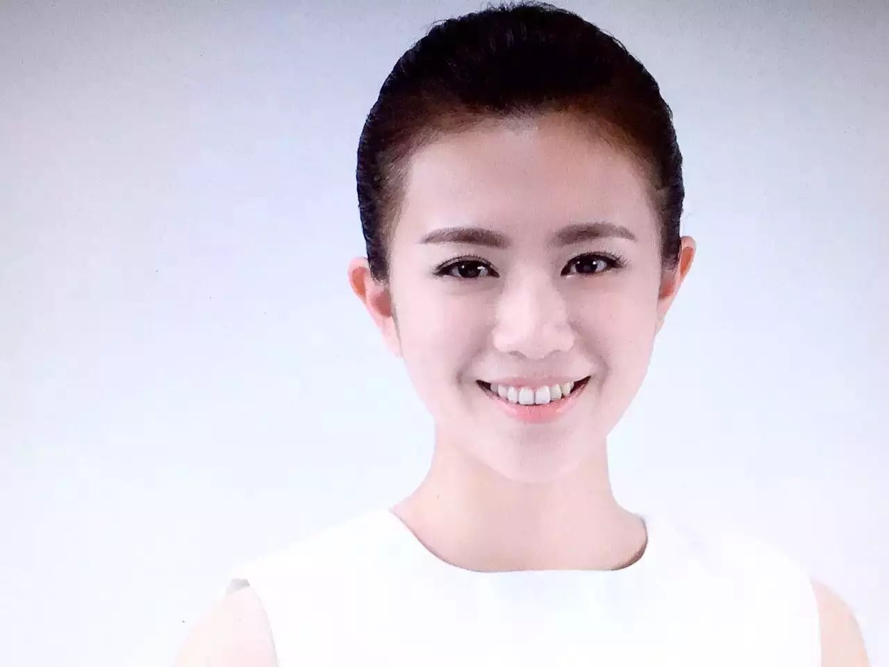fm107美女主播高雯新版宣传照曝光!抢先看!