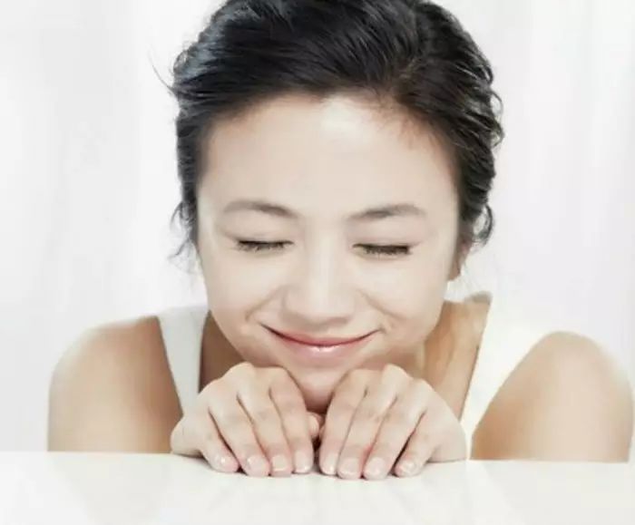 汤唯赞他好男人,李健为他写歌,吴秀波的魅力不止六块腹肌