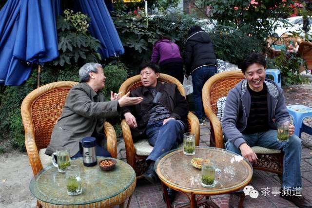 烟害人，茶养命！