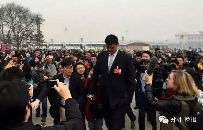 明星委员一网打尽!来看成龙、本山们今年的表现,你满意...