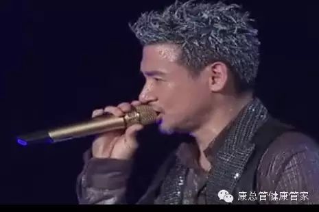 ♬  张学友《一千个伤心的理由 》现场版!