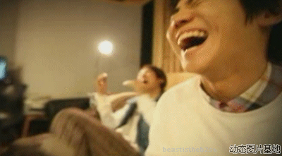 now日报女子长相似梦露赚400万美元,四川蜡像丑出新高度.