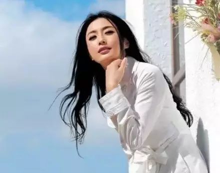 她温柔如水却专演坏女人,曾与黄晓明交往,因哭戏太美成...