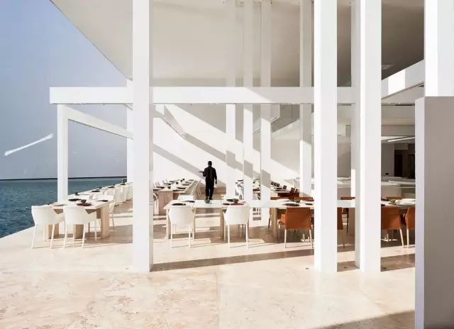 他设计的性冷淡在晚上嗨爆了