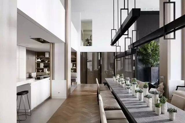 走马观灯 | 她把装满化学药剂的旧仓库，改造成趣味十足的房子