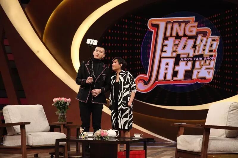 【静距离】今晚21:20吴亦凡做客《静距离》小咖秀演绎星...