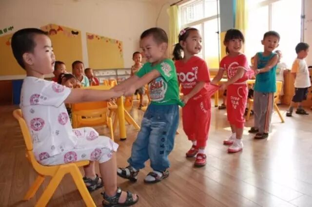 培养幼儿常规——排队的技巧