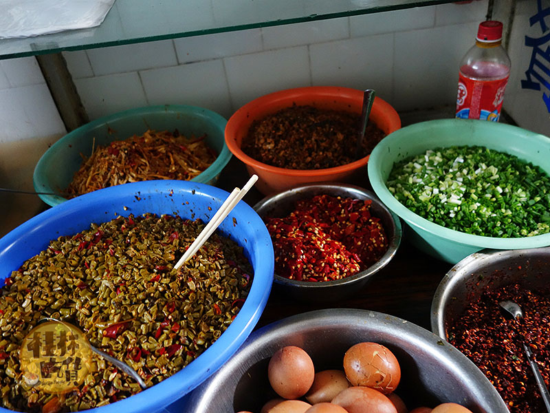 桂林小巷米粉窘境——一对老夫妻坚守了几十年的“米粉情”，该何去何从？706 / 作者:桂花糕 / 帖子ID:111853