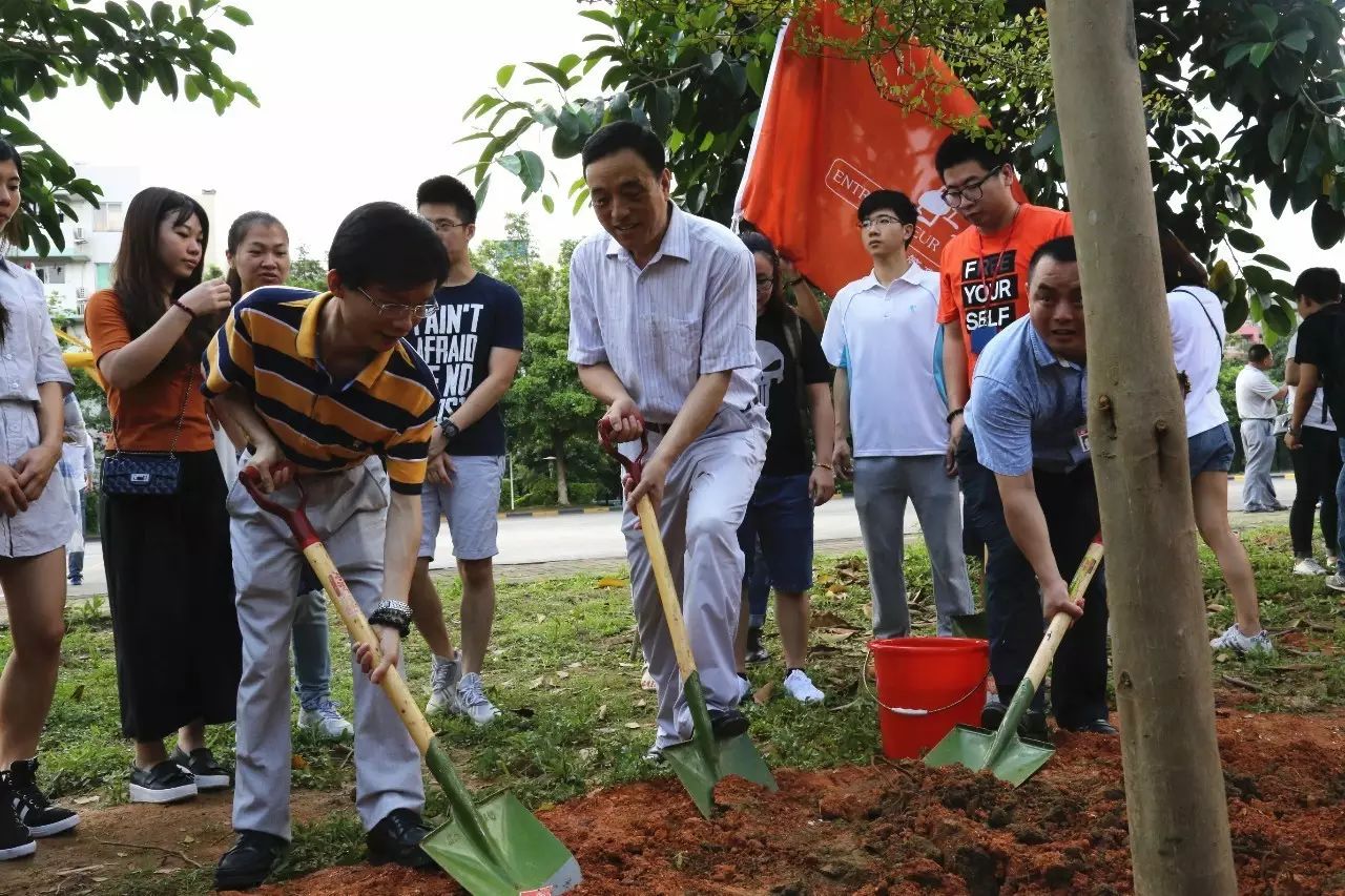 广东岭南职业技术学院宿舍_广东岭南职业技术学院学费多少_广东岭南职业技术学院怎么样