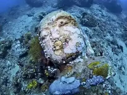 印尼惊现海底佛国,震惊世界