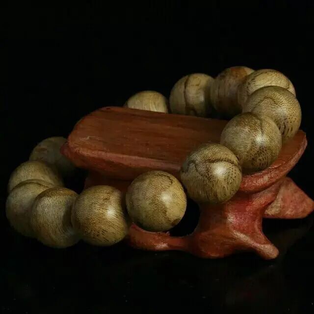 萌宠图片:佛家圣物印尼加里曼丹沉香木108颗佛珠，高僧加持！一折结缘！全国包邮！图片
