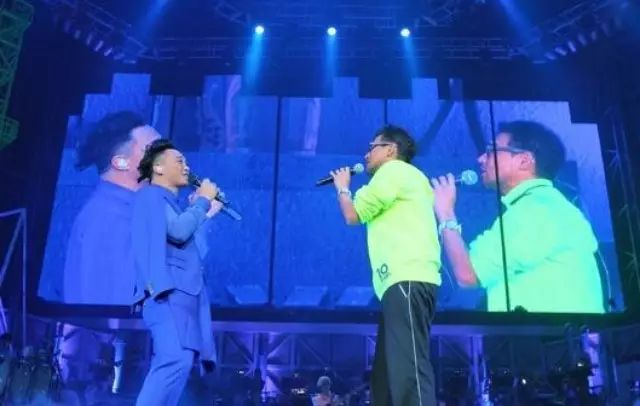 张学友&陈奕迅牵手演绎《每天爱你多一些》