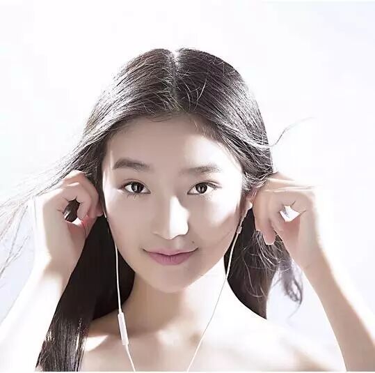 她9岁搭戏刘诗诗红遍全国,12岁叫板杨幂孙俪,她没有长...