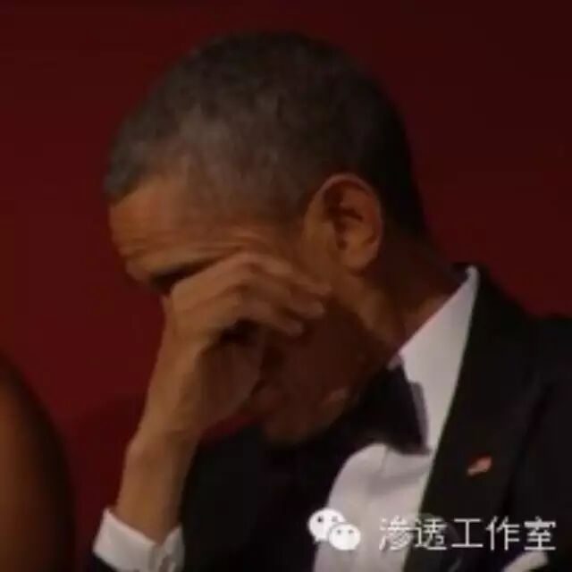 肃然起立!Aretha Franklin 一曲唱哭美国总统 Obama