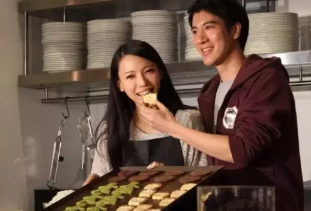 王力宏爱妻怀二胎 三年抱俩有风险