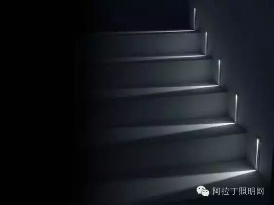 时尚、有趣、舒服、温馨的楼梯照明方案都在这里了