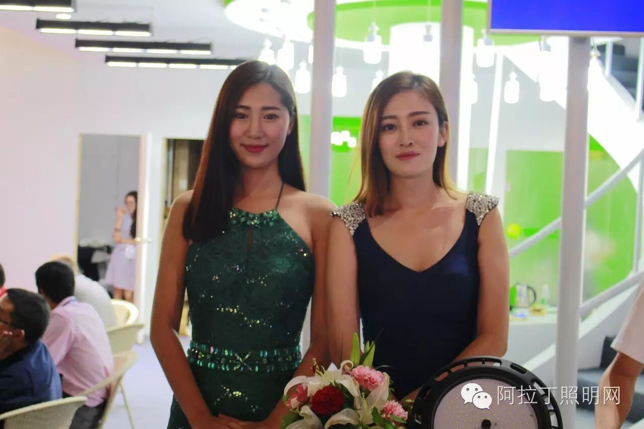 展会最后一天，来点养眼的！| 美女&活动花絮