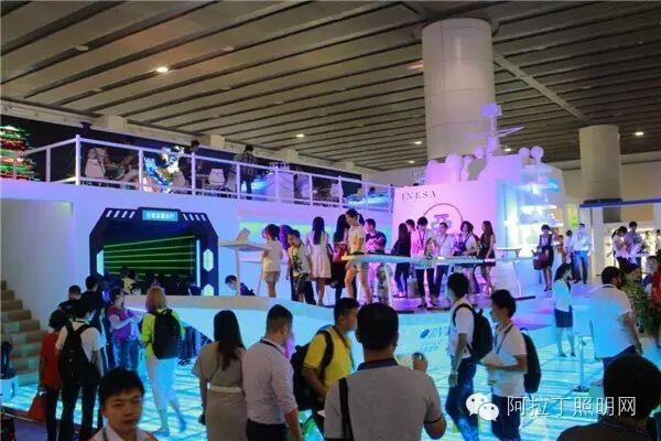 展会最后一天，来点养眼的！| 美女&活动花絮