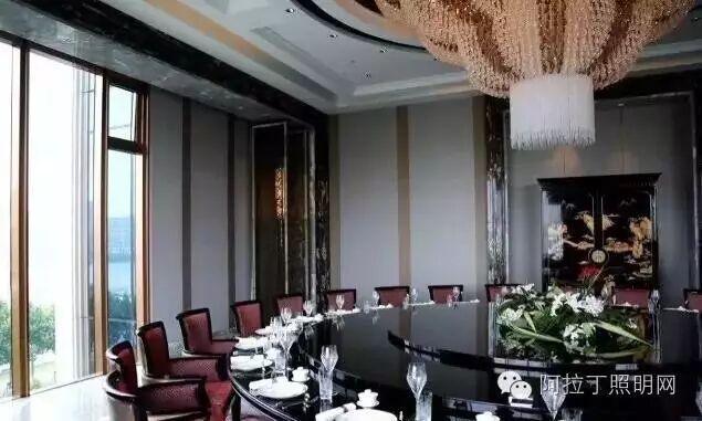 “国民老公”王思聪一言不合就开了个7星级酒店，造价34亿!