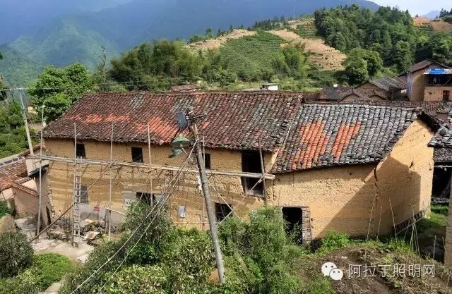 夯土房是如何击败全球540个专业酒店封冠的？