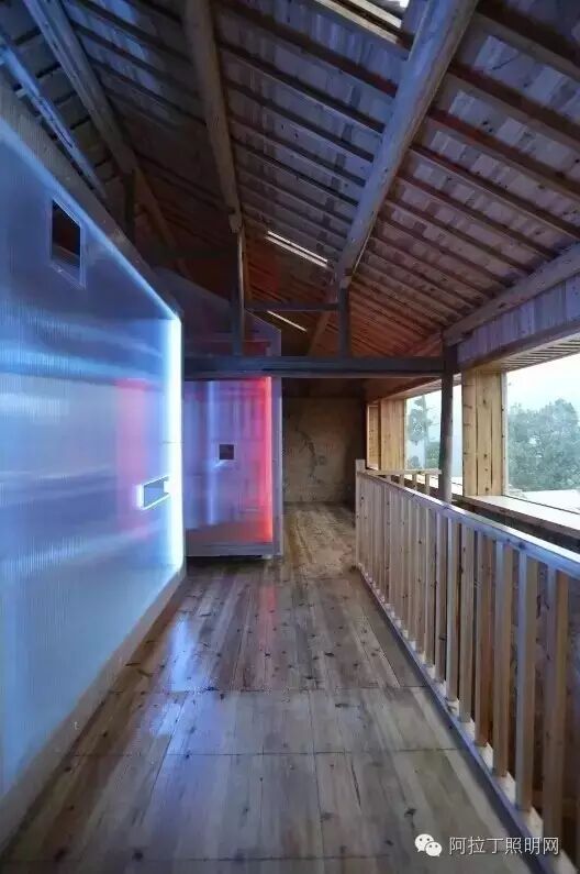 夯土房是如何击败全球540个专业酒店封冠的？