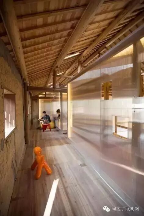 夯土房是如何击败全球540个专业酒店封冠的？