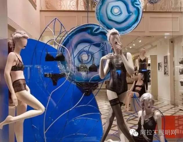 如何让门店橱窗像爱马仕一样高端大气上档次？