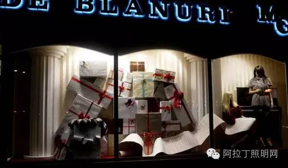 如何让门店橱窗像爱马仕一样高端大气上档次？