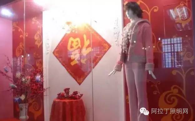 如何让门店橱窗像爱马仕一样高端大气上档次？