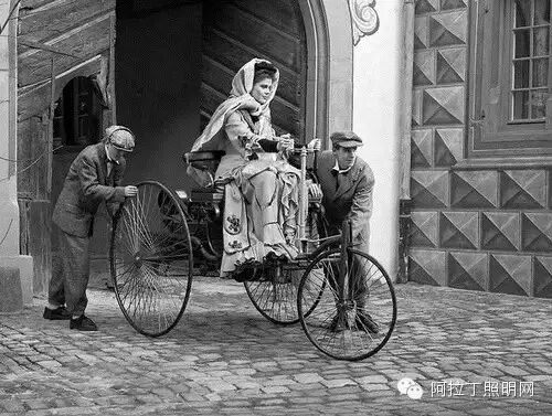 探秘车灯的前世今生|白炽灯、氙气灯、LED灯