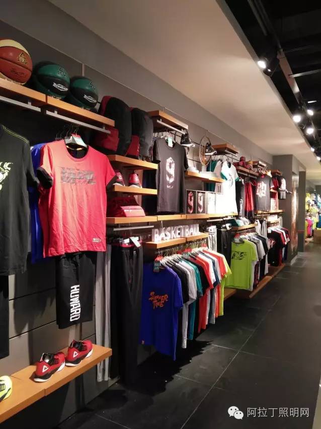 一盏灯如何让服装店提高15%销售额？