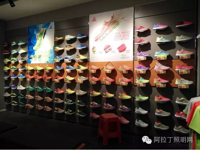 一盏灯如何让服装店提高15%销售额？